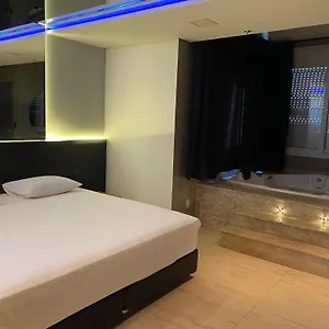  Hotel del amor Drops